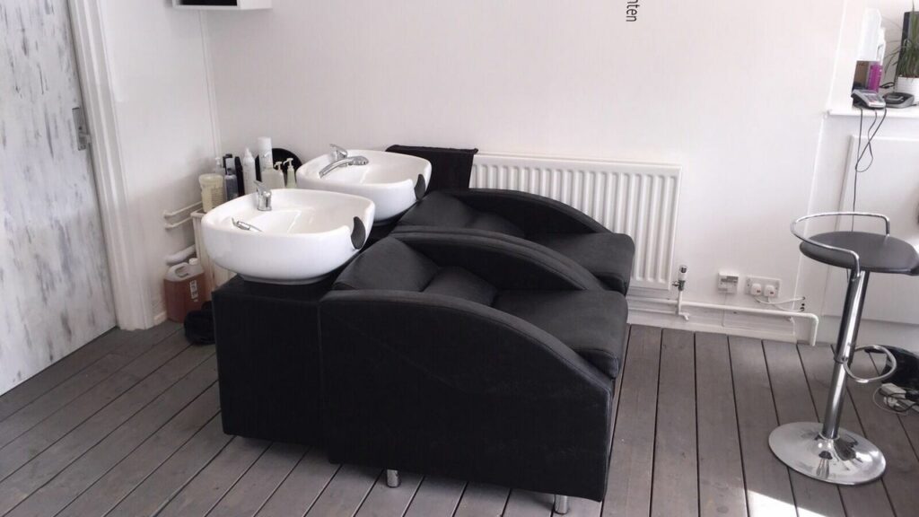 0baa37a8-d6bc-44c0-bdf9-818873bb863f-7224962