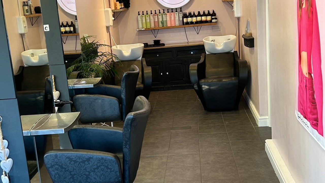 0c768918-a679-496c-a441-7432b0f78191-cherylpricehairdressingtredington-gb-england-shipston-on-stour-fresha-2425550