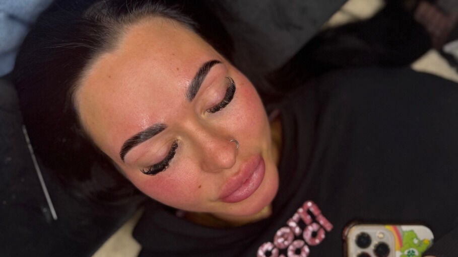 0cb4bdd8-31da-48cf-87de-fc530fb9f167-houseoflash-gb-england-wallsend-fresha-8989940