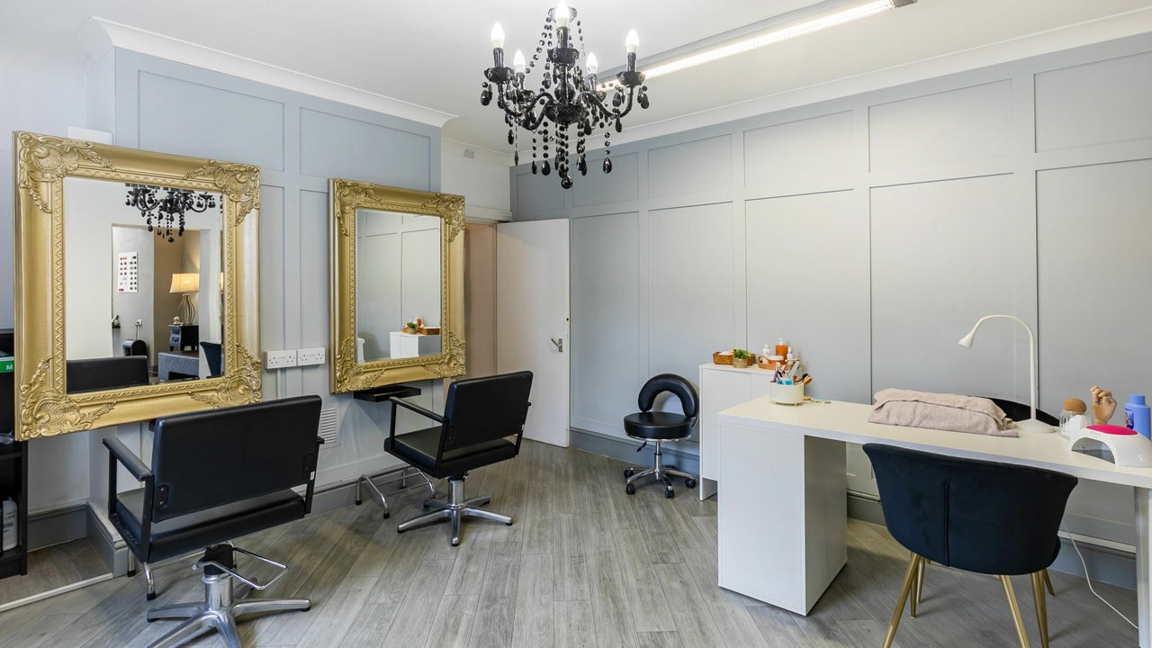 10c94e54-d75a-4b7f-ae49-5164f300681f-hdhairandbeauty-gb-england-cannock-fresha-8222638