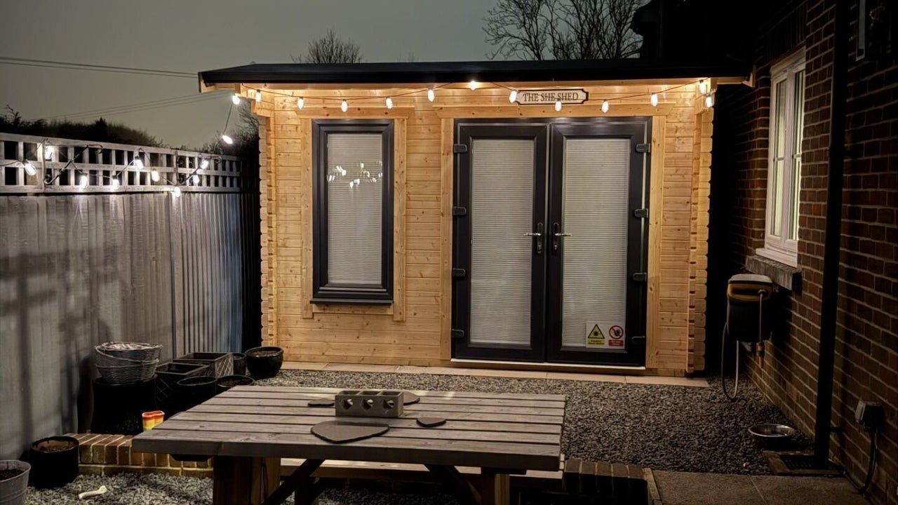 113ad6a0-531f-4361-bce3-dc1262e02aeb-thesheshed-gb-england-handcross-fresha-6892201