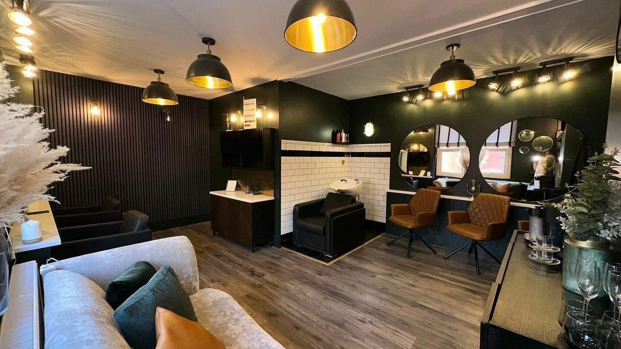 11407cff-57ee-4d1c-a82f-d1278cb6ad10-wearewezlewis-gb-england-wigan-fresha-2317926