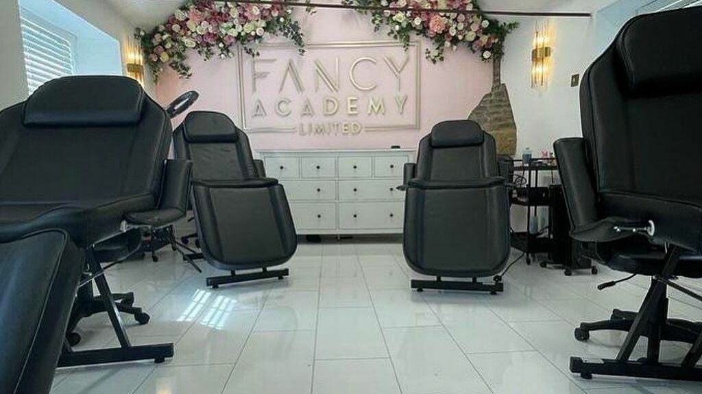 11982420-84f1-44bb-8f55-3601e0f99891-fancyacademylimited-gb-england-swinton-mexborough-fresha-7566011