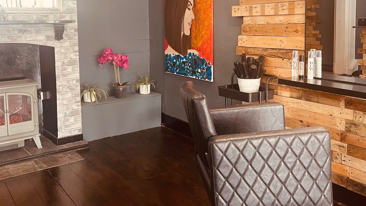 122fd271-6d79-4b23-9bb5-1f152e679347-davidjohnhaircompany-gb-england-royalwoottonbassett-fresha-4650834