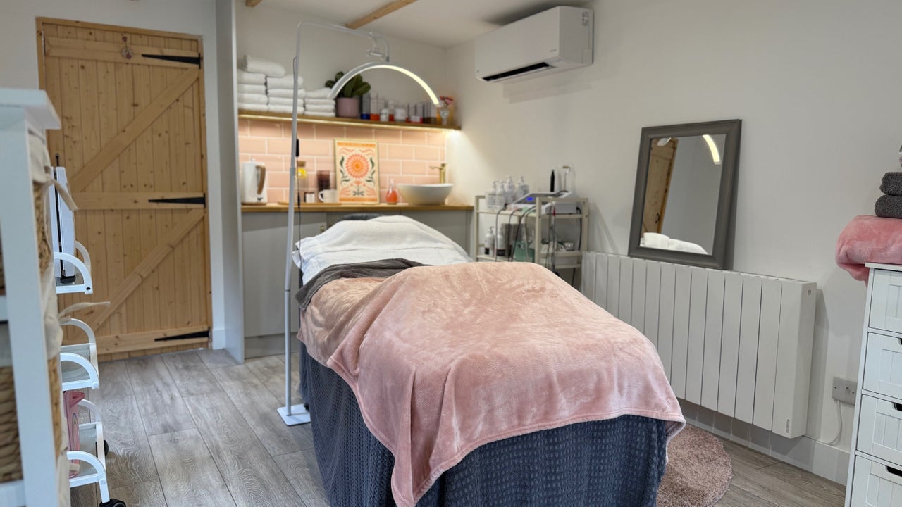 122feef9-ed21-41a9-8b91-cd3c337ea2be-theskinandbeautystudio-gb-england-beaconsfield-fresha-8616156
