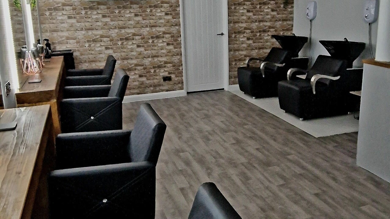 12da2f88-e03b-4756-b281-cf3ad0e8a60b-poisehairdressing-gb-england-grassmoor-fresha-1116504