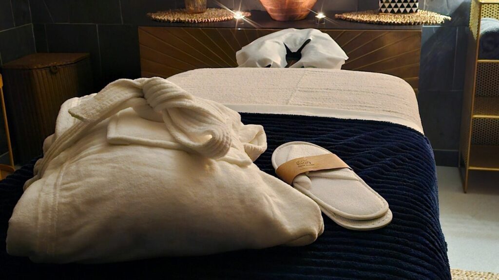 12ff6ff6-a41d-41e8-a483-69e53d503bc5-1827629