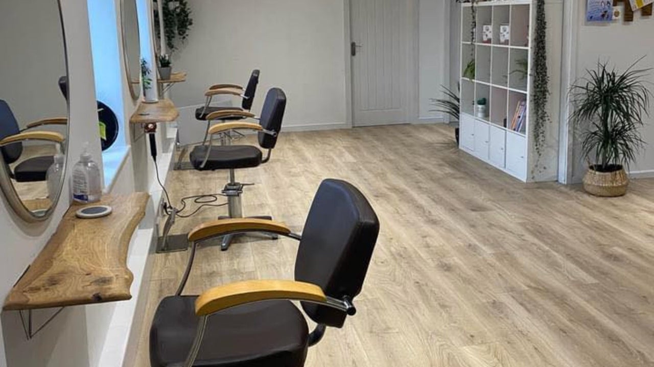 135fc702-e7a8-474d-957d-6b351372d056-20twentyhairsalon-gb-england-falmouth-berkeleycourt-fresha-9105317