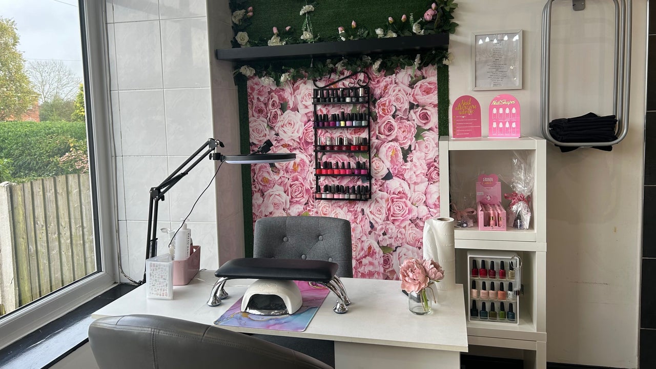 1443dfe1-a9c7-46b8-8620-0df70470b42c-thehairroomandbeauty-gb-england-blythebridge-fresha-5356198