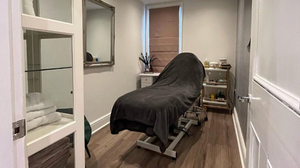 14939b3a-aab0-4348-ab5c-a3f1be2311fe-prettymehairandbeauty-gb-england-derby-mickleover-fresha-6604759