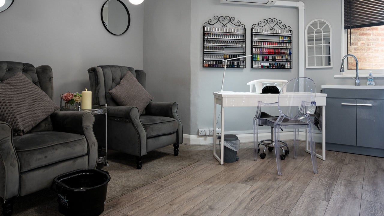 15ff1e96-92d7-49d9-ab36-79c5c4166c3c-treatmentscutsnclippersrefineryrooms-gb-england-horley-fresha-7995370