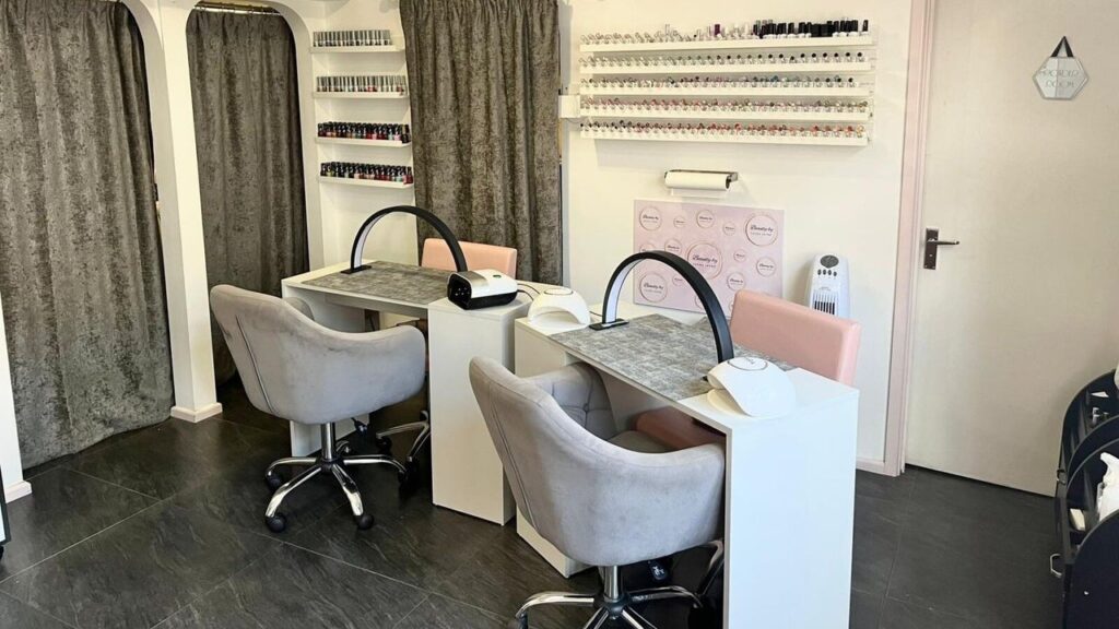 166226e1-72f4-4f87-a5b4-703436ee6de4-beautybylaurajayne-gb-england-tutbury-fresha-7291179