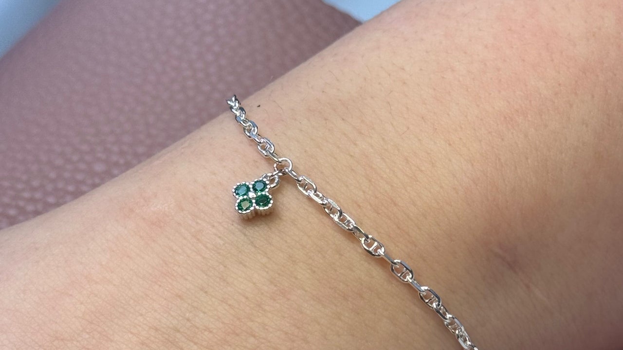 16c3496d-5f3d-4053-bce0-02eb6a0d59f4-whiteheadboothsalonpermanentjewellery-gb-england-sheffield-hackenthorpe-fresha-6281542