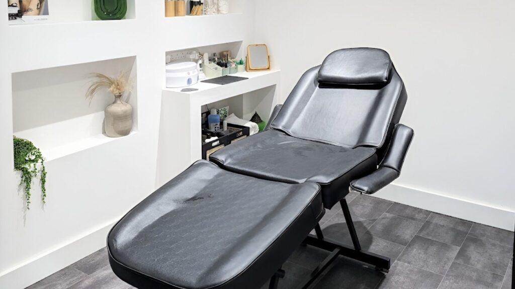 1756ff1a-4291-4f66-a25a-96617b09a0a4-browhouse-gb-england-hollingwood-fresha-2904856