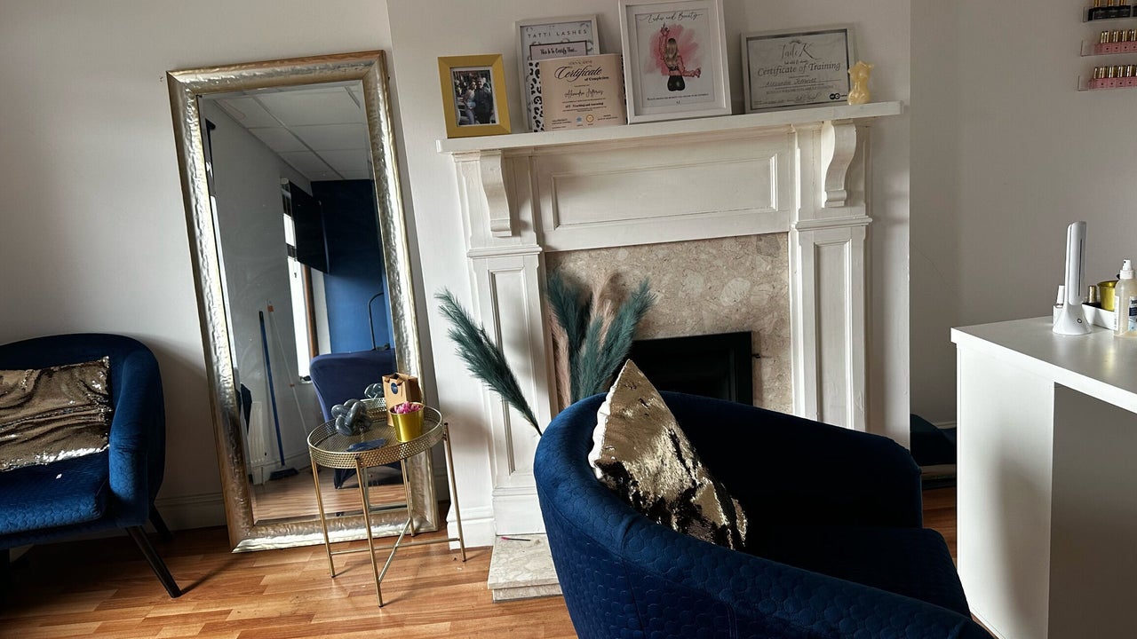 188d3fc7-4b2c-40af-8f67-e6d8ecadcc93-twoceescuts-gb-england-stoke-on-trent-hanley-fresha-7442994