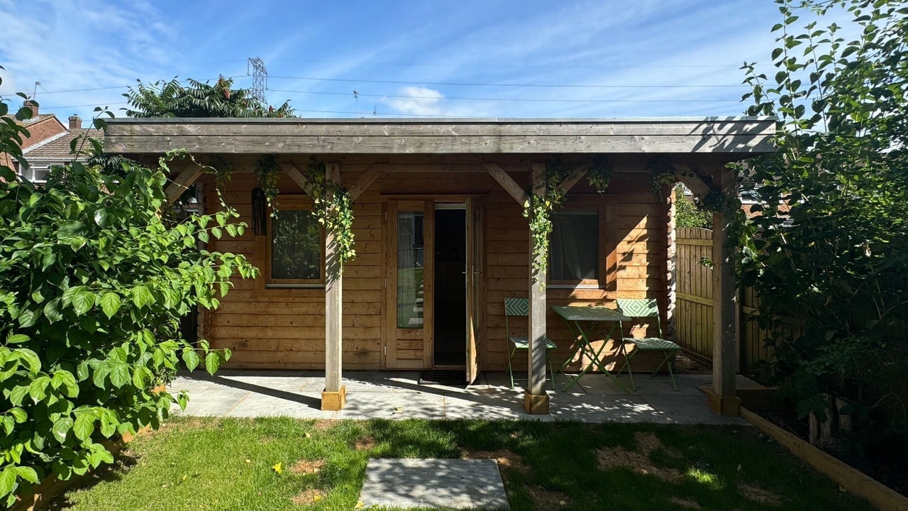 1ac45126-59af-4bfa-af37-078370d73a6c-all-amylodgelife-gb-england-cheshunt-fresha-7381301