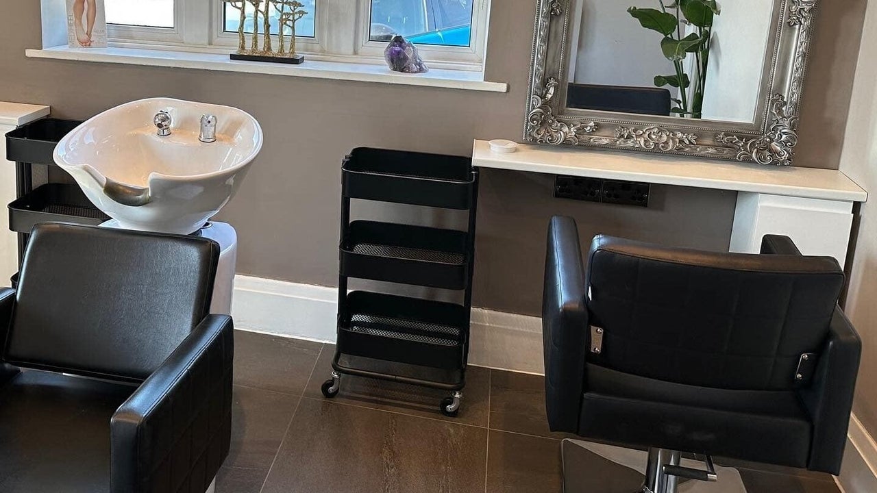 1b42c9bf-3672-4d53-b4dc-ebd4058ee544-hrtreatmentrooms-gb-huddersfield-lepton-fresha-3450620