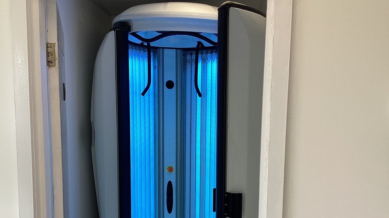 1cc12f60-91e1-4688-a686-990cc1a77786-bronzedofbroadstone-gb-england-poole-waterloopoole-fresha-4156072