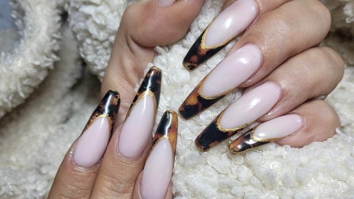 1e135d44-c43c-4330-96d8-97f4aee6d777-4353222