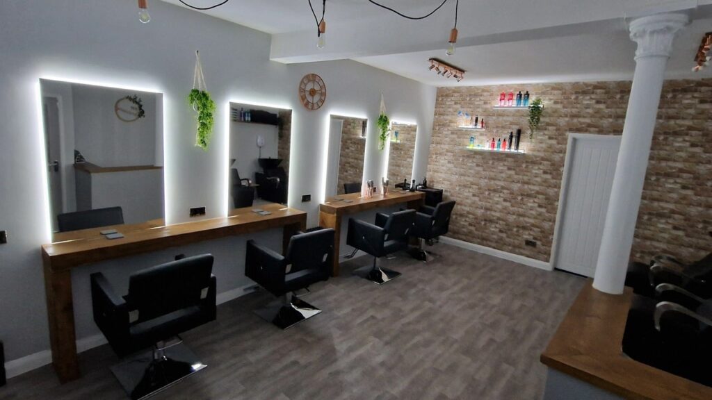 1e487e30-c867-4c1f-b54c-f9c9cb3b4183-poisehairdressing-gb-england-grassmoor-fresha-5523454