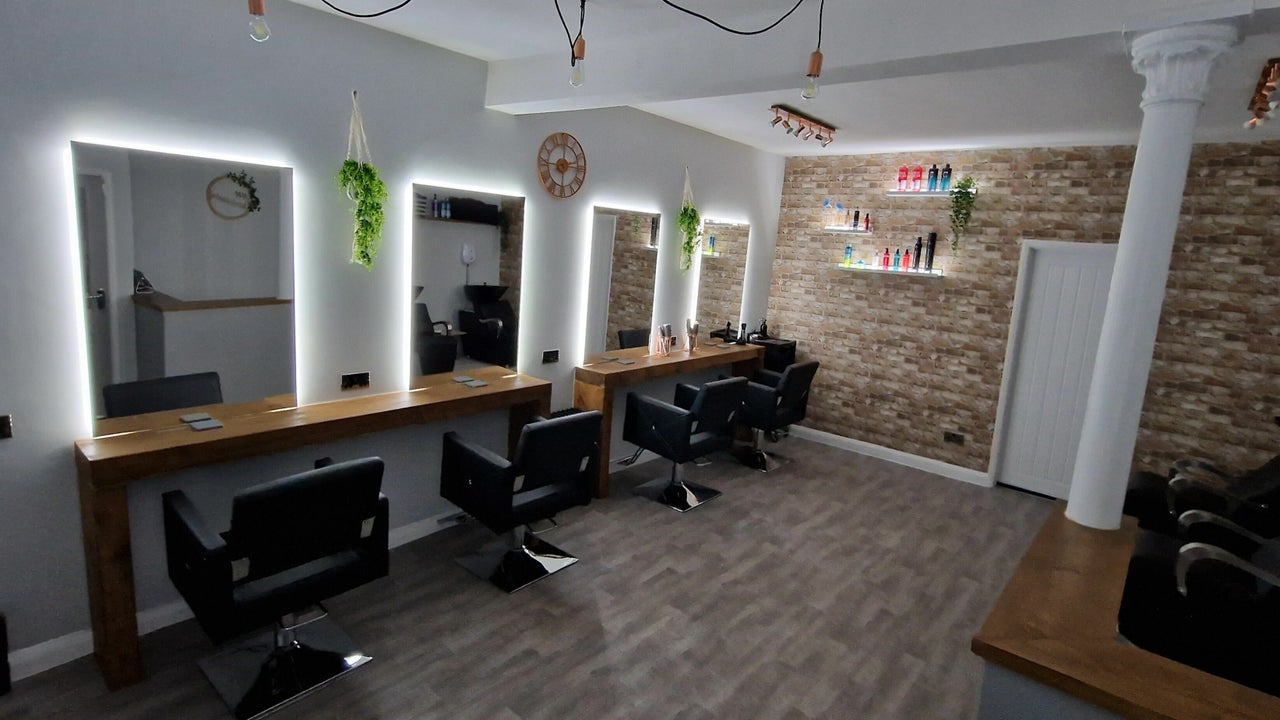 1e487e30-c867-4c1f-b54c-f9c9cb3b4183-poisehairdressing-gb-england-grassmoor-fresha-5523454