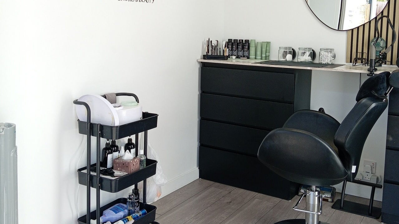 1ecc7b47-e086-46b9-9041-c7c374186644-nicolesbrowsandbeauty-gb-england-sheerness-minsterqueenboroughhalfway-fresha-3057746