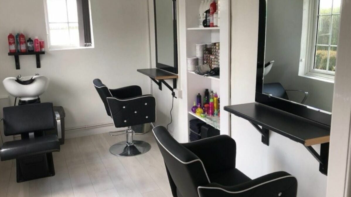 1f9f3486-8790-437d-bc71-d799618e8a21-jenapower-hair-gb-england-truro-fresha-9428211