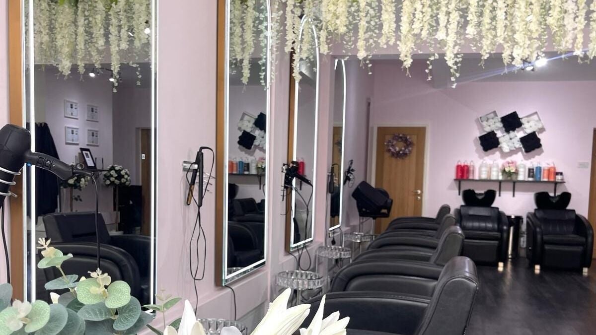200e7f05-6223-4561-b055-e8db75885353-euphoriahairdressing-gb-england-bath-fresha-2270453