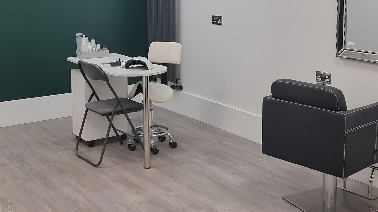 206992f0-16ea-43e2-bbb2-09c69af4f11a-chequershairandbeauty-gb-england-nortoncanescannock-fresha-3446930