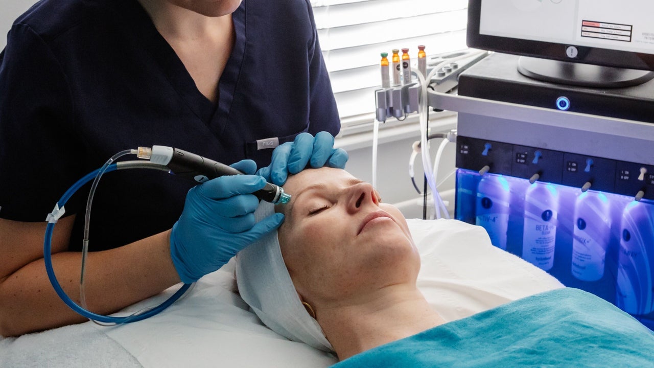 20f9f9d1-3e2f-4992-98e1-90aa8b6a0023-1317300