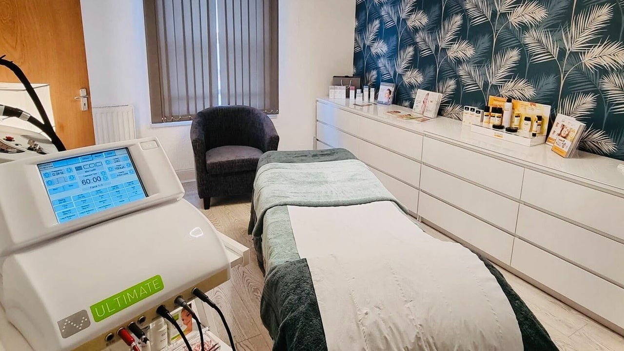 21aa062a-7e9e-4615-92b4-0a7970bab6f4-youniqueskinclinicspa-gb-england-cannock-fresha-9352111