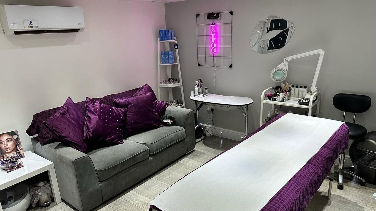 2274ff51-d857-4bb2-b1cd-4b239b5a6110-dawndonovanbeautyaesthetics-gb-england-village-farnborough-fresha-5345425