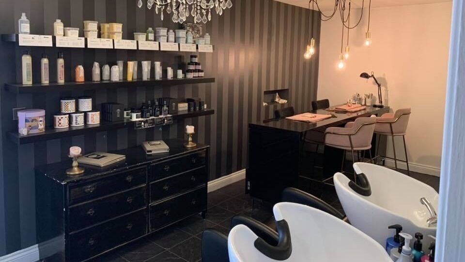 22f8b066-482e-4206-9fff-b17cc91f0ef3-religionhairbeauty-gb-england-morley-fresha-5617035