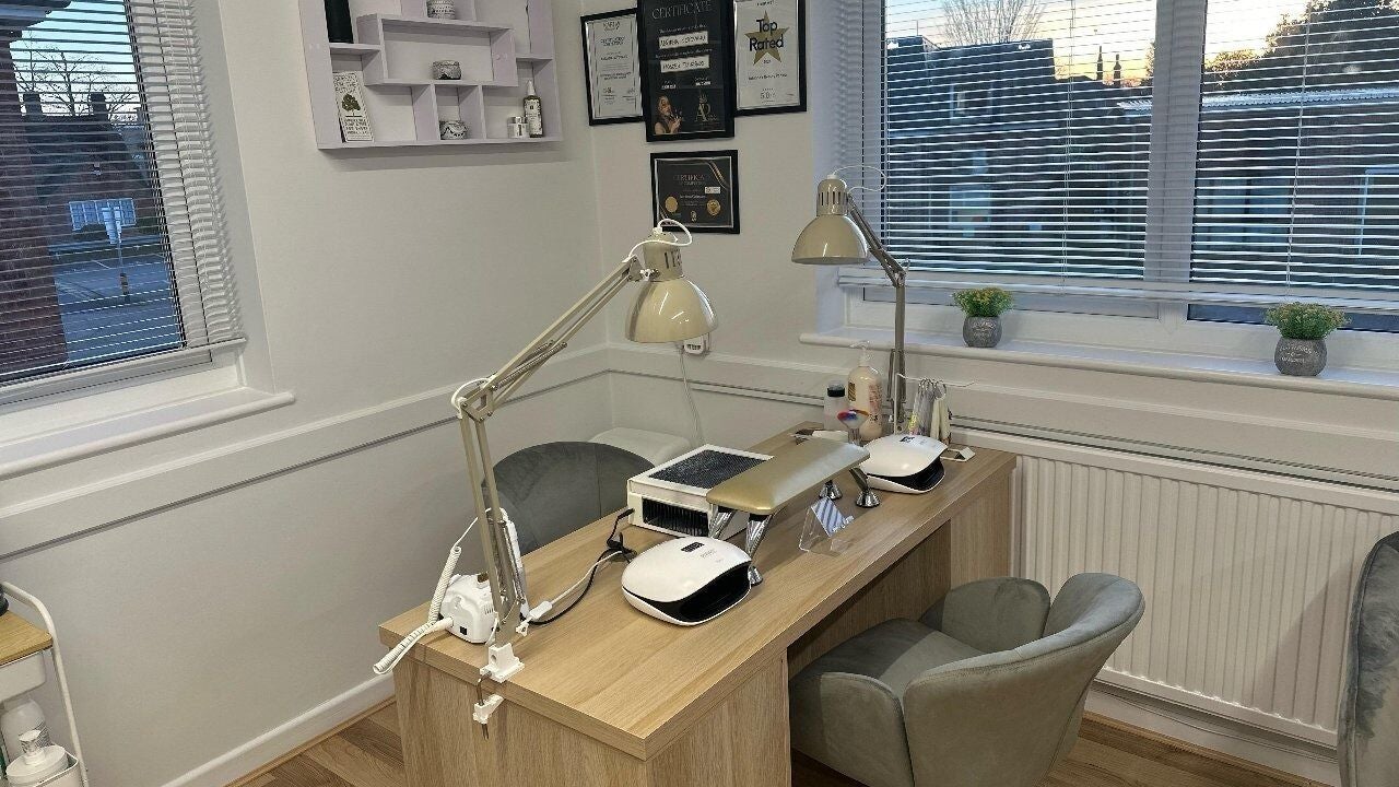 25396c29-87a1-45ce-85e3-6aecaa7d307f-adrianasbeautyparlour-gb-england-reading-woodley-fresha-7270264