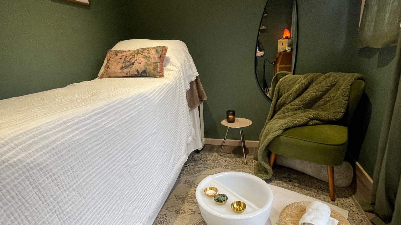 257760f4-124e-46d0-878a-4e7d085d2d42-omholistic-gb-england-leeds-moortown-fresha-9052074