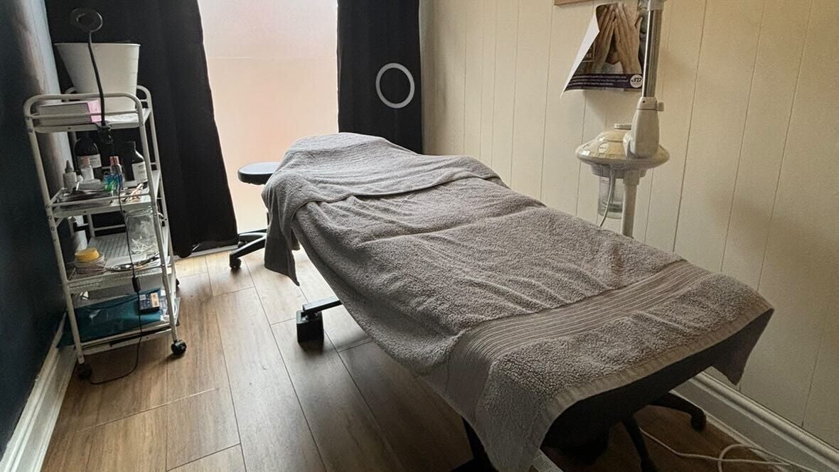 28fce21d-148e-44b3-a514-2a0a77d4570e-thebeautyroomatcharliebrowns-gb-england-stoke-on-trent-hanley-fresha-3820888