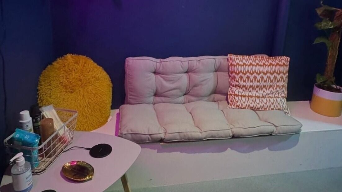 2905d3ad-b5f3-45d3-b261-127db2911d59-hiddenhotspottanningsalon-gb-england-louth-fresha-2703506