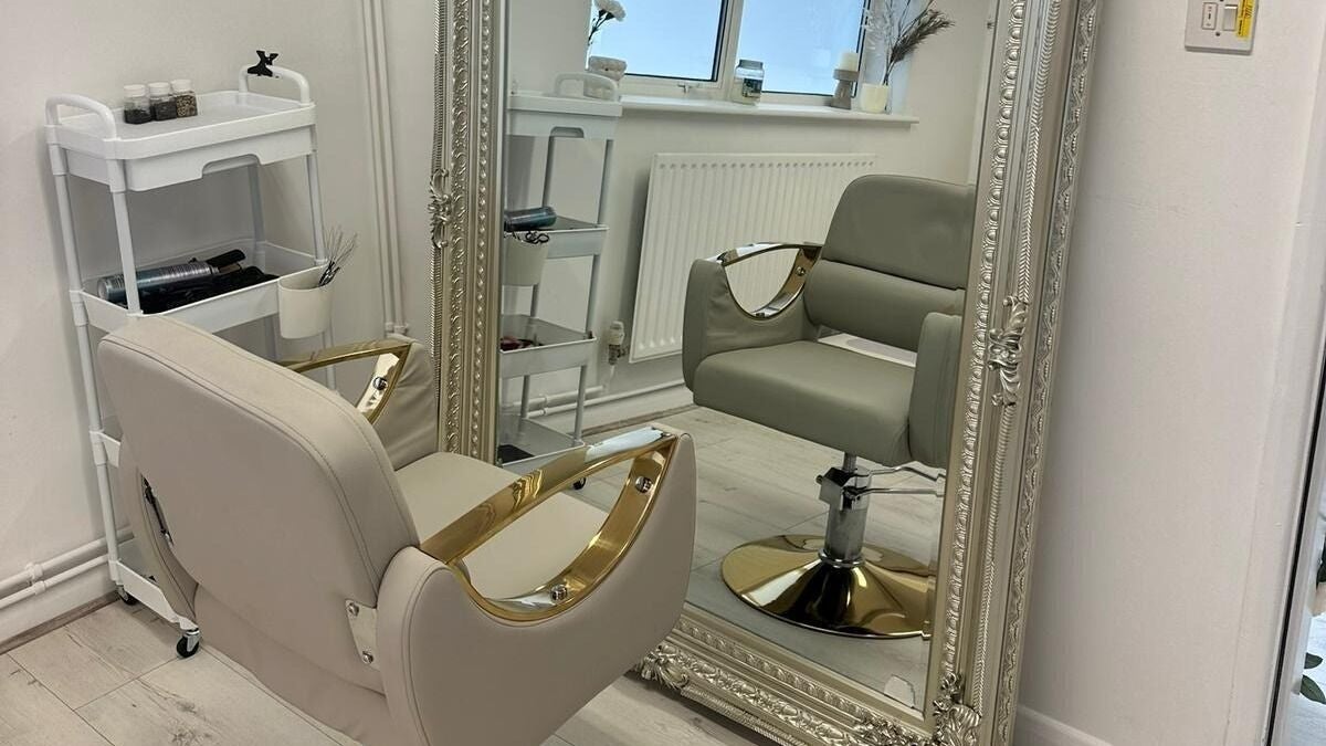 2a860b89-e97d-4111-a03c-d7b8f1be0f1f-jmaestheticallyyours-gb-england-hilton-fresha-5577351