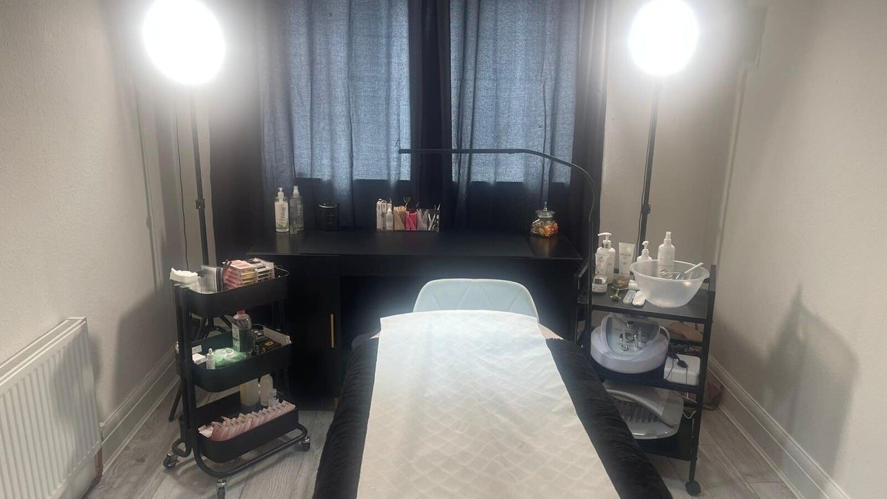 2ace754e-446e-40ca-8de0-5e3132c662a0-klgnailsbeauty-gb-england-tyldesley-fresha-9515314