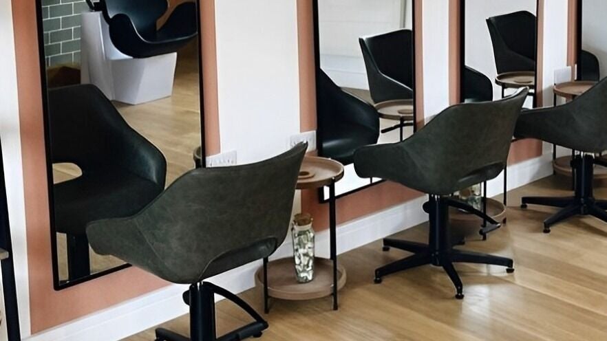 2c262ce2-c6c7-4ef5-b8de-803ba12d59dc-covesalon-gb-wales-haverfordwest-withybushtradingestate-fresha-6890924