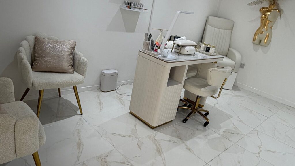 2cdbd984-ee65-45ae-b932-36e064303963-dollyrocksbeautyaestheticslaser-gb-wales-gorseinon-fresha-8124721