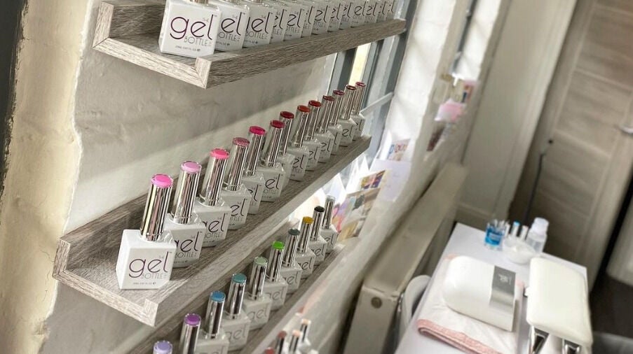 2cf9cb07-6e5b-4ab7-a973-343422ce8e05-youniquebeauty-gb-england-grayshott-fresha-3958567