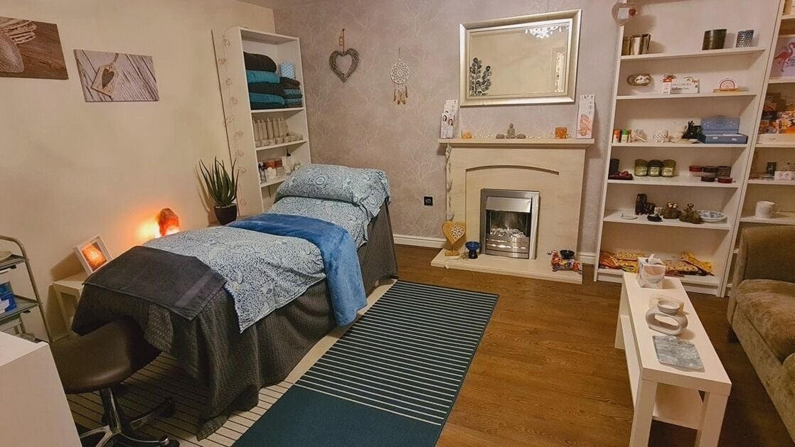 2d5ee43b-c416-442b-9646-f2603c48c87f-springhilltherapy-gb-england-buckshawvillage-fresha-1907328