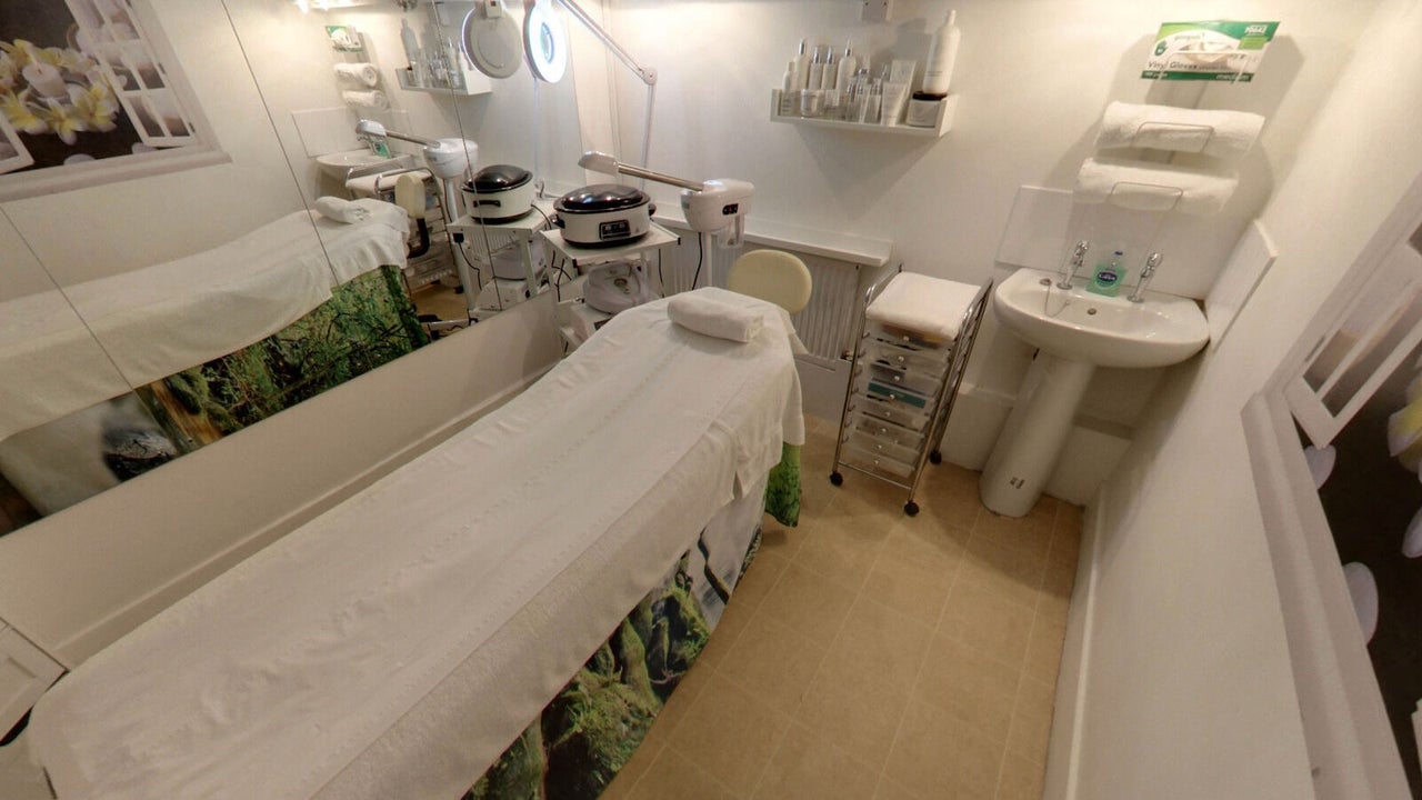 2d7a2995-e1b3-4473-bf47-6b674aa8867e-laserliteaestheticclinic-gb-england-croydon-fresha-2438713