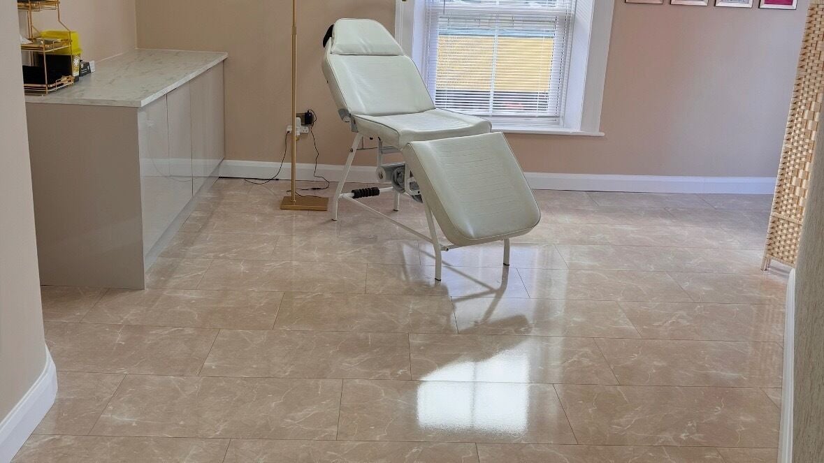 2e6b69c1-8ce6-40f1-b697-f6a1f6e105b1-imrantaiaesthetics-gb-england-batley-fresha-2396424