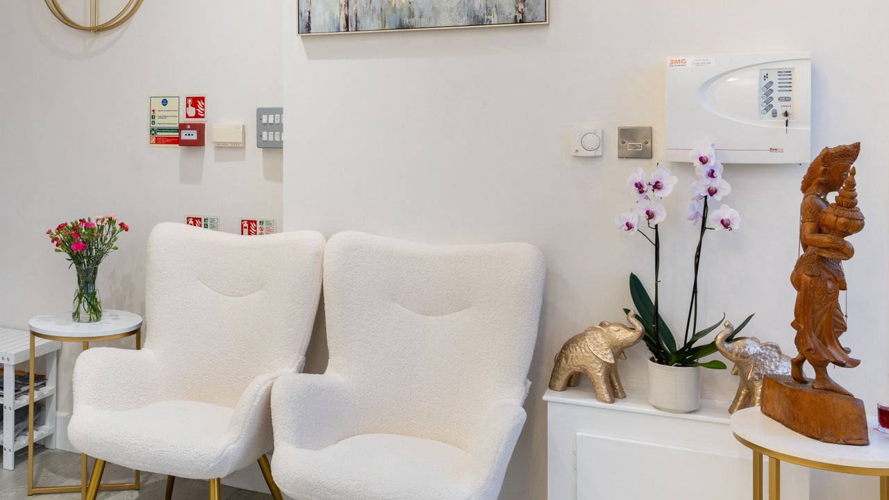 30e09e2d-db47-46a4-8e18-c662c9e52897-barnesvillagespa-gb-england-london-fresha-9657492