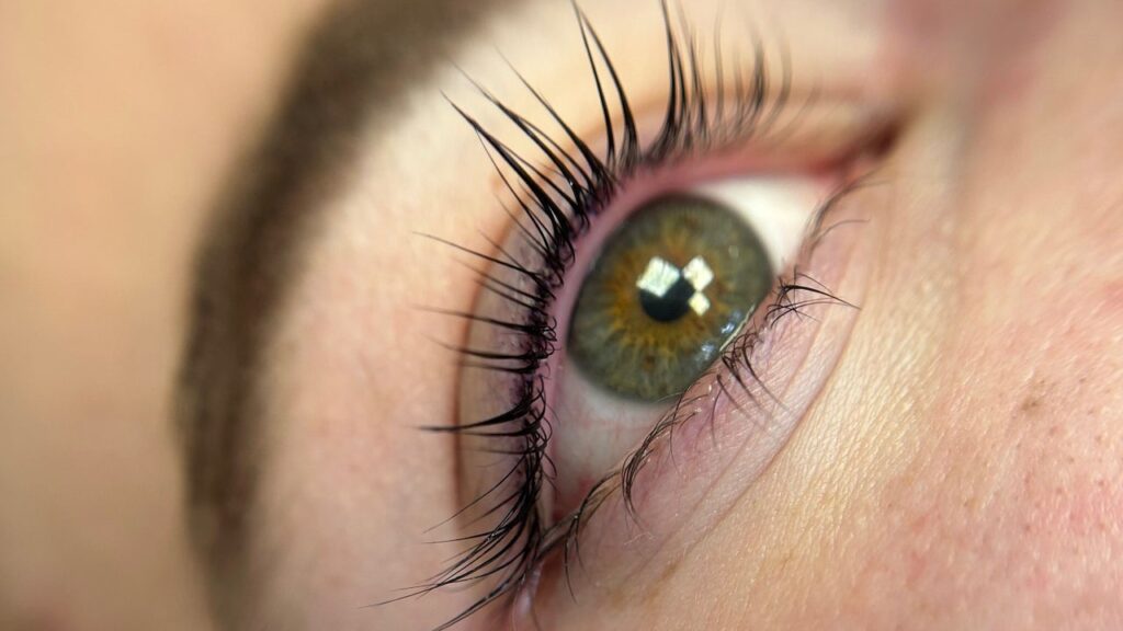 312f476b-994f-46c3-9b3c-f3bdecd1b154-kayleighslashesandbrows-gb-england-eastwittering-fresha-8053604