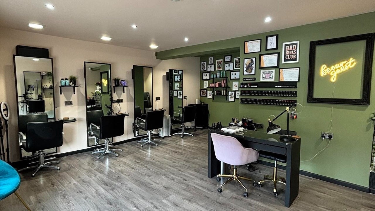 3193c74e-728d-45d7-abb5-5775d9cde91f-cromptonco-gb-england-heywood-fresha-3077287