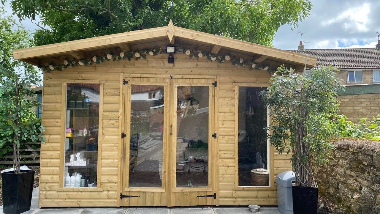 329f8e30-5554-416c-ae83-8fd35f8b75de-hairbysarahlouise-firthlandsroadoppositenumber9downthepathandbehindthebluegreensummerhouse-gb-england-pickering-fresha-1403440