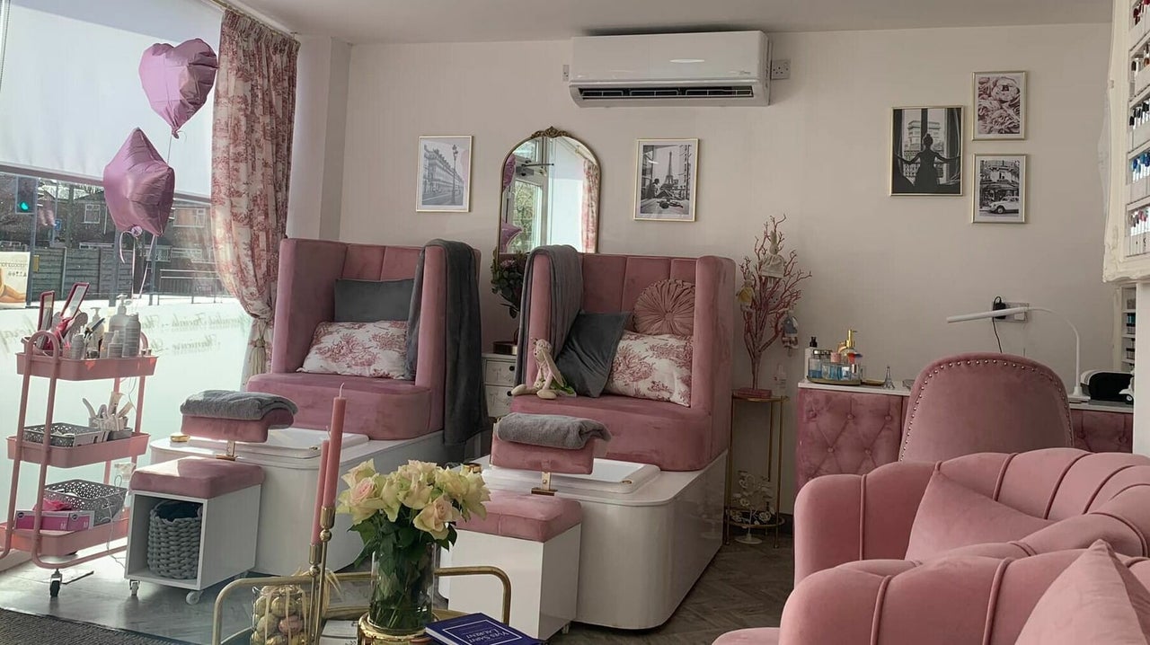 34fa688f-2c79-4603-a819-7e36b6860a6c-laparisiennebeauty-gb-england-healdgreen-fresha-6218530